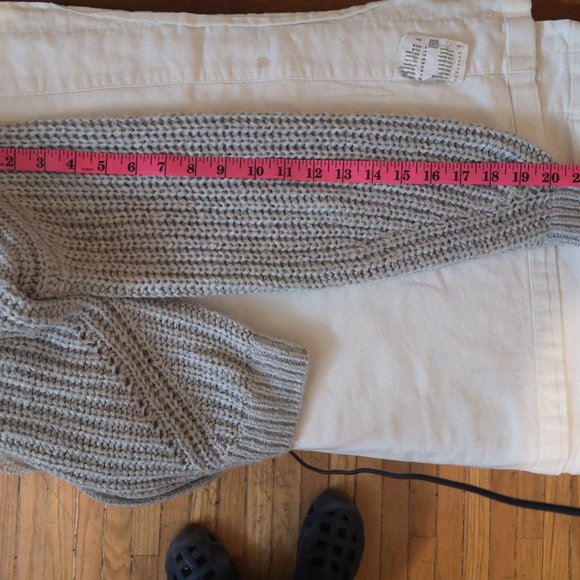 Abercrombie & Fitch classic gray vneck cardigan - Picture 10 of 11